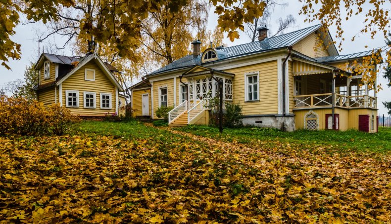 Участок в стиле русской усадьбы